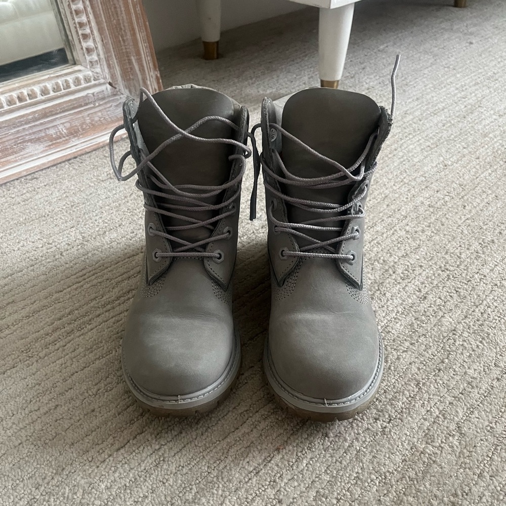 Timberland Gray Lace-Up Boots, size 6 - Picture 2 of 7
